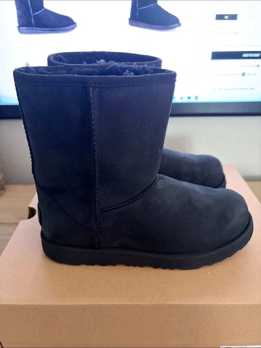 UGG Classic Short Boots - Black